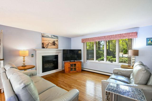 20 Old Kenyon Road, East Falmouth, MA 02536
