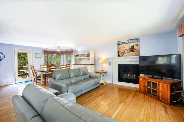 20 Old Kenyon Road, East Falmouth, MA 02536