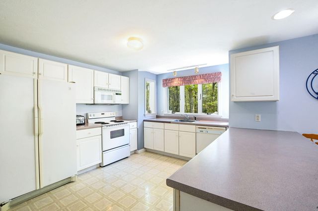 20 Old Kenyon Road, East Falmouth, MA 02536