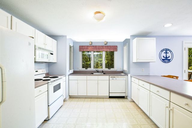 20 Old Kenyon Road, East Falmouth, MA 02536