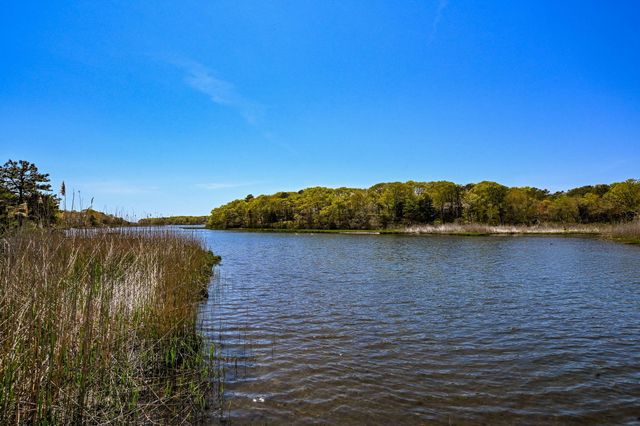 20 Old Kenyon Road, East Falmouth, MA 02536