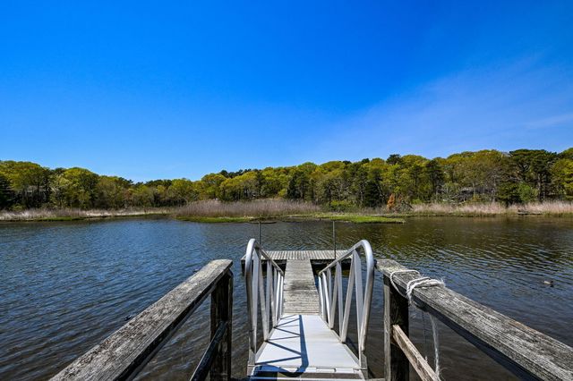 20 Old Kenyon Road, East Falmouth, MA 02536