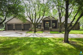 312 W Lyncrest Trl, Sioux Falls, SD 57108