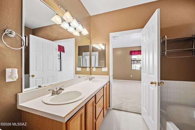 1236 W Crystal Palace Place, Tucson, AZ 85737