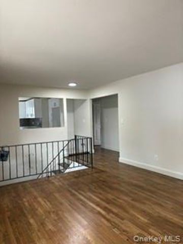 84 N 17th Street, Wheatley Heights, NY 11798
