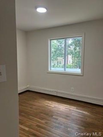 84 N 17th Street, Wheatley Heights, NY 11798