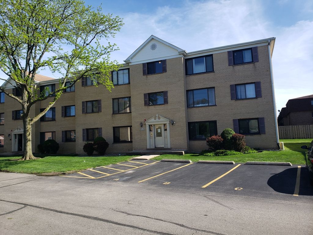 9315 HAMILTON Court F, Des Plaines, IL 60016