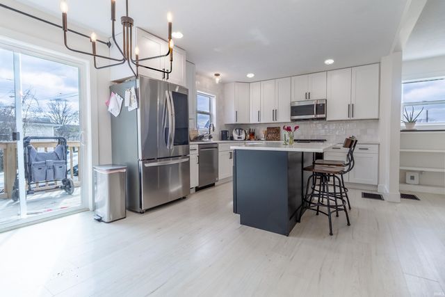 1526 11th Street, Bedford, IN 47421