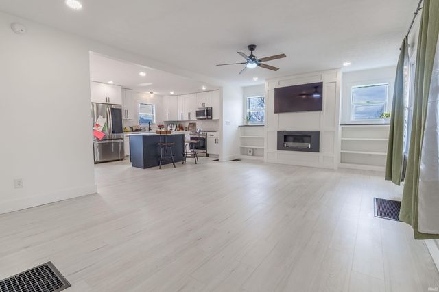 1526 11th Street, Bedford, IN 47421