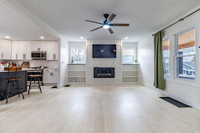 1526 11th Street, Bedford, IN 47421