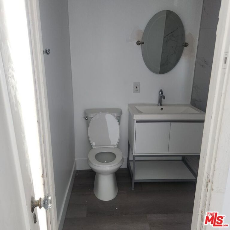 6751 Arlington Avenue, Los Angeles, CA 90043 — photo 4