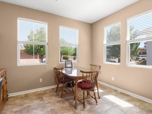 470 Zuni River Circle SW, Los Lunas, NM 87031