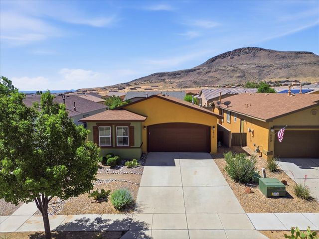 470 Zuni River Circle SW, Los Lunas, NM 87031
