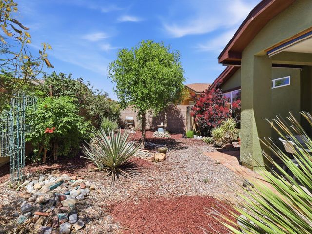 470 Zuni River Circle SW, Los Lunas, NM 87031