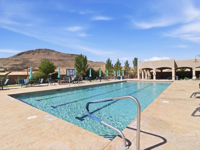 470 Zuni River Circle SW, Los Lunas, NM 87031