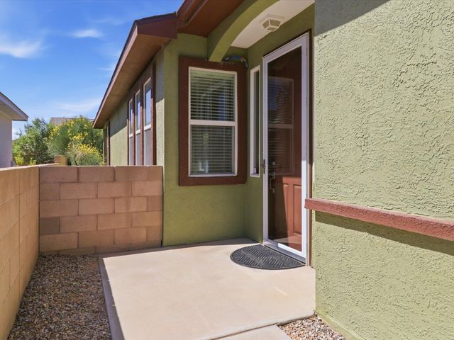 470 Zuni River Circle SW, Los Lunas, NM 87031