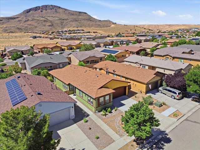 470 Zuni River Circle SW, Los Lunas, NM 87031