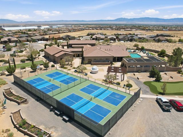 470 Zuni River Circle SW, Los Lunas, NM 87031