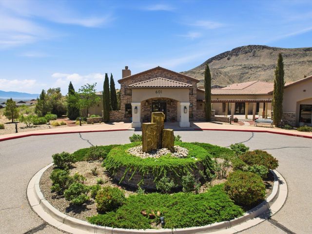 470 Zuni River Circle SW, Los Lunas, NM 87031