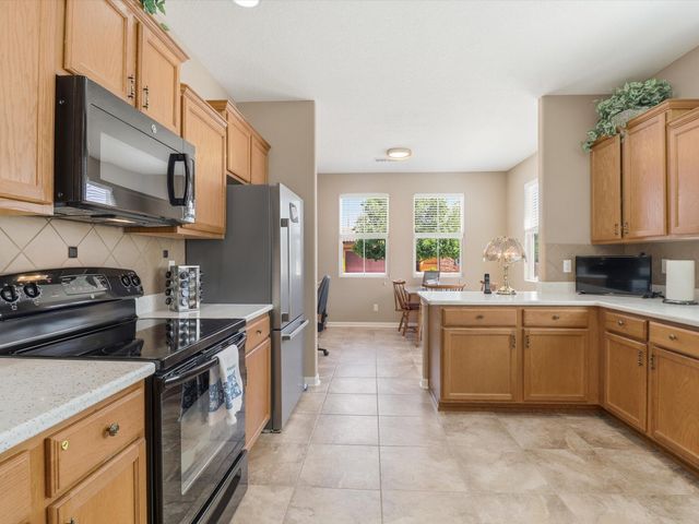 470 Zuni River Circle SW, Los Lunas, NM 87031