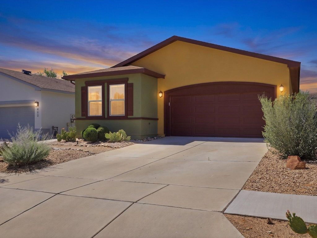 470 Zuni River Circle SW, Los Lunas, NM 87031