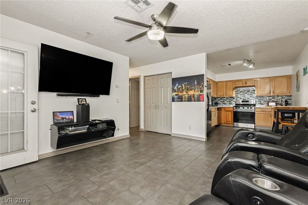 2121 Petersham Court B, Las Vegas, NV 89108 — photo 3