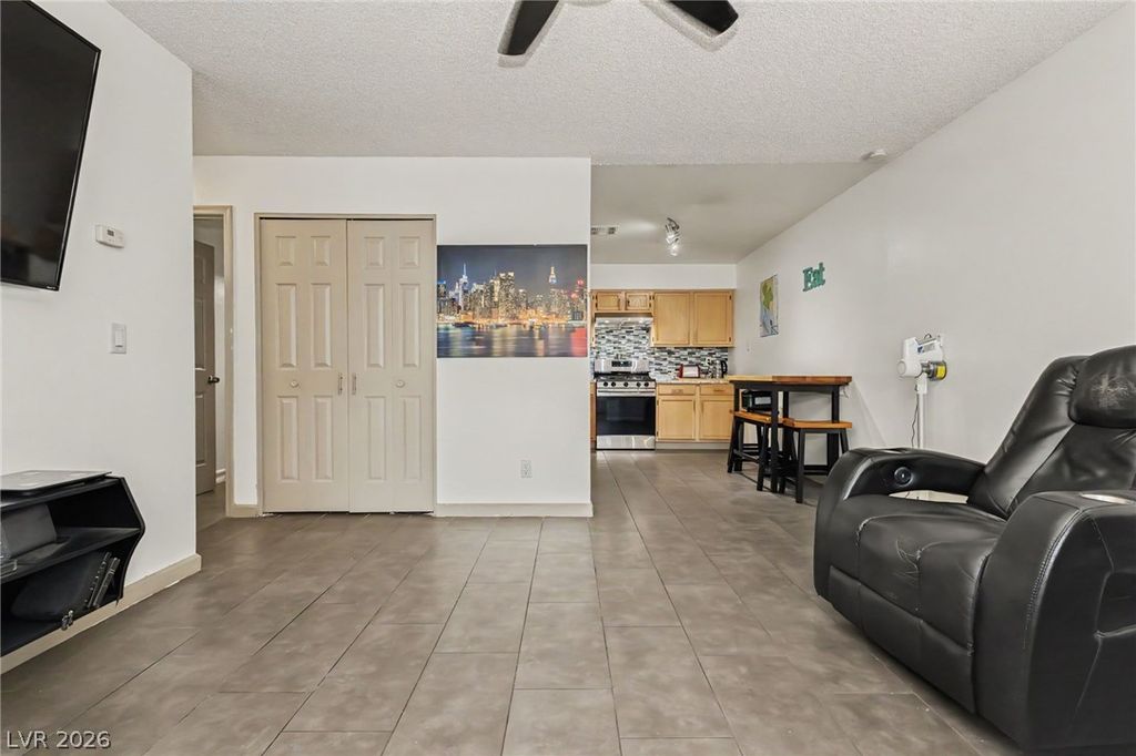 2121 Petersham Court B, Las Vegas, NV 89108 — photo 4