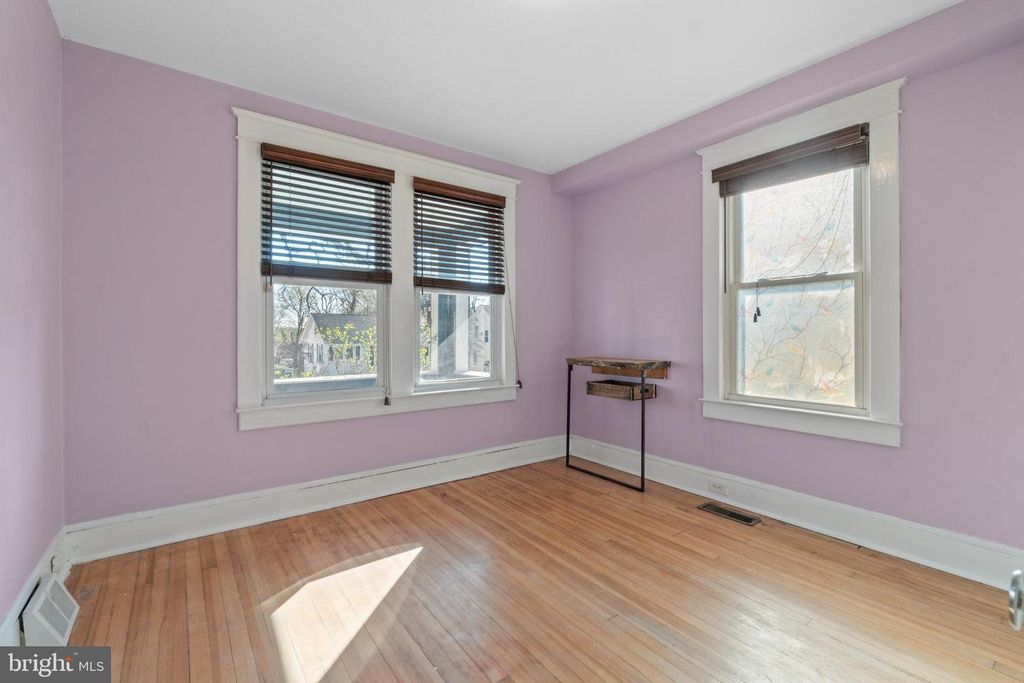 Image 10 of property listing at 3116 WOODHOME AVE, Baltimore, MD 21234