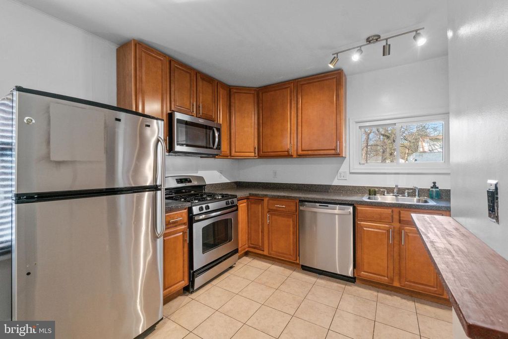Image 15 of property listing at 3116 WOODHOME AVE, Baltimore, MD 21234
