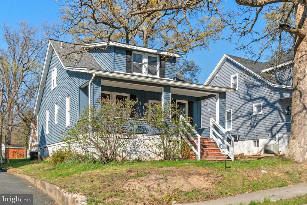 Image 3 of property listing at 3116 WOODHOME AVE, Baltimore, MD 21234