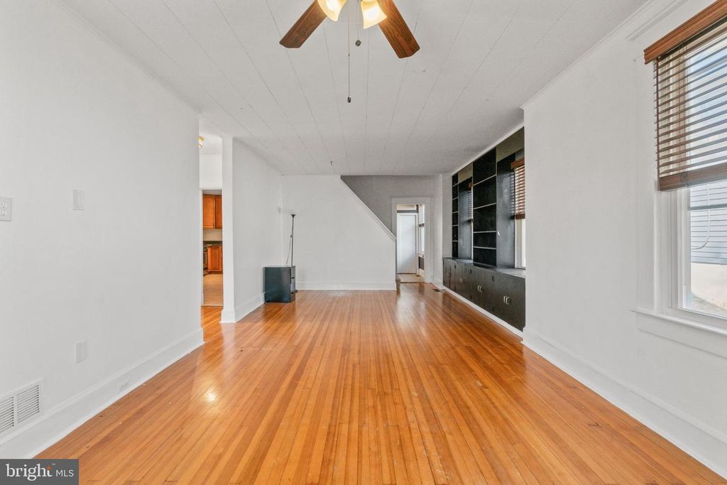 Image 6 of property listing at 3116 WOODHOME AVE, Baltimore, MD 21234