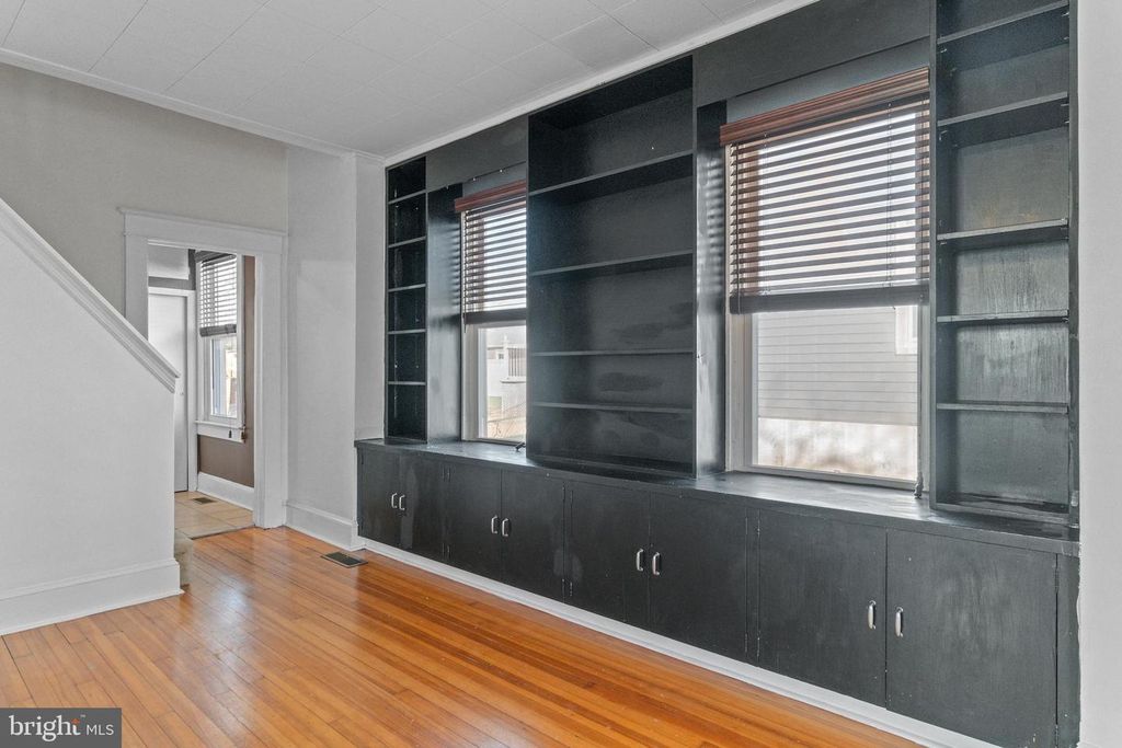 Image 7 of property listing at 3116 WOODHOME AVE, Baltimore, MD 21234