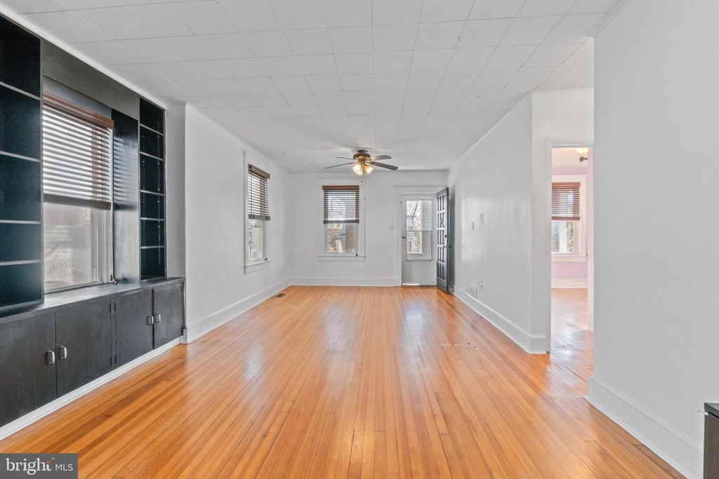 Image 9 of property listing at 3116 WOODHOME AVE, Baltimore, MD 21234