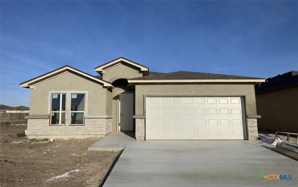 111 Giacomo Drive, Victoria, TX 77901