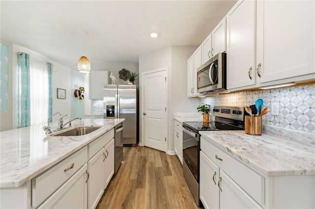 3387 HILLTOP CIRCLE, Bradenton, FL 34211