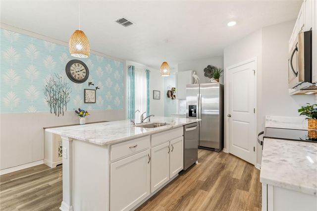 3387 HILLTOP CIRCLE, Bradenton, FL 34211