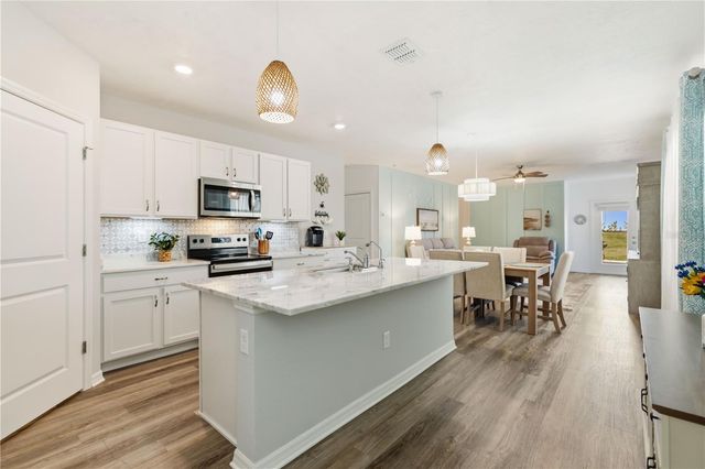 3387 HILLTOP CIRCLE, Bradenton, FL 34211