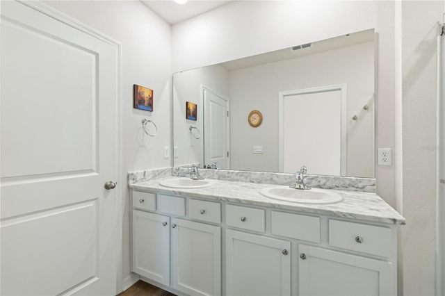 3387 HILLTOP CIRCLE, Bradenton, FL 34211