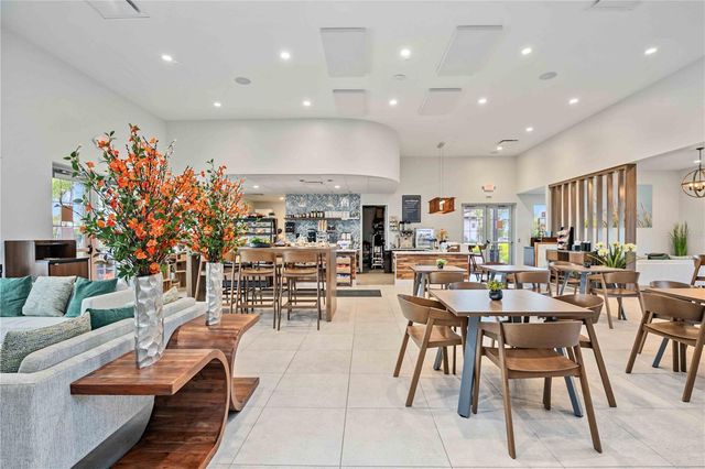 3387 HILLTOP CIRCLE, Bradenton, FL 34211