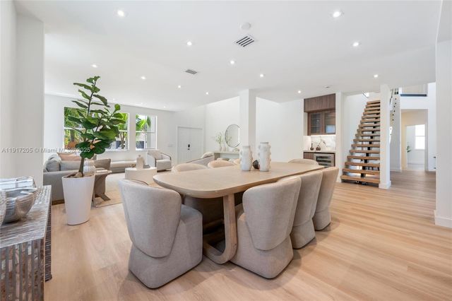 804 Crestview Cir, Weston, FL 33327