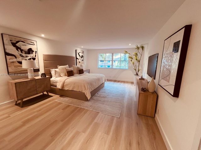 804 Crestview Cir, Weston, FL 33327