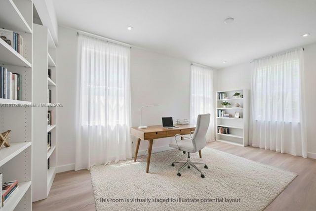 804 Crestview Cir, Weston, FL 33327