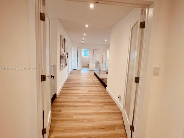 804 Crestview Cir, Weston, FL 33327