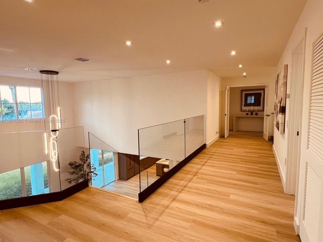 804 Crestview Cir, Weston, FL 33327