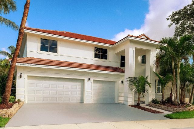 804 Crestview Cir, Weston, FL 33327