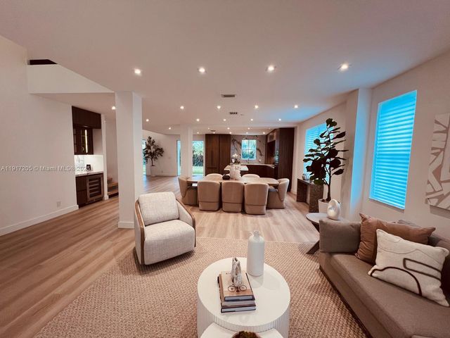 804 Crestview Cir, Weston, FL 33327