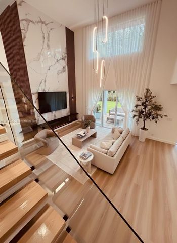 804 Crestview Cir, Weston, FL 33327