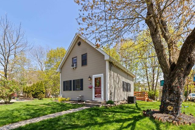 69 Highland Ave, Mansfield, MA 02048