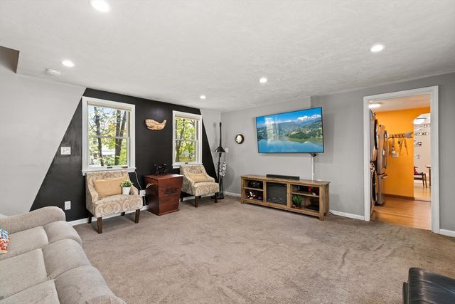 69 Highland Ave, Mansfield, MA 02048