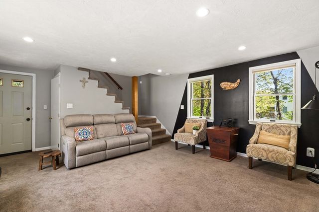 69 Highland Ave, Mansfield, MA 02048